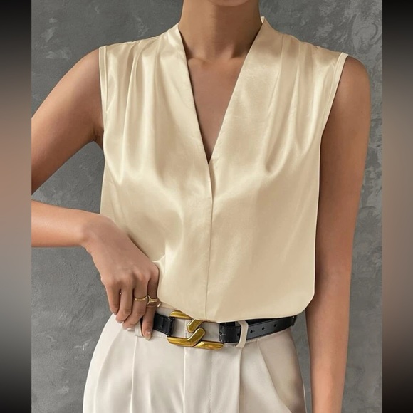 Luxe apricot satin V neck blouse - Picture 2 of 16